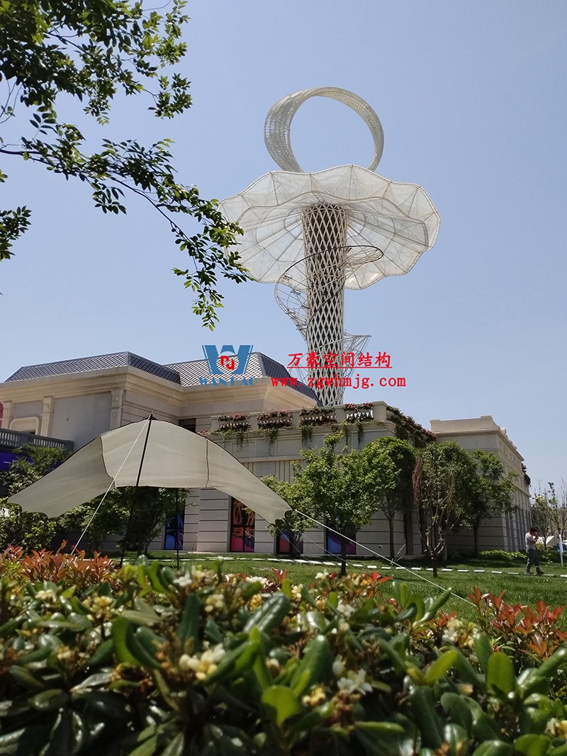 身姿輕盈，造型優(yōu)美的膜結(jié)構(gòu)建筑