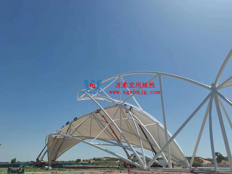 膜結(jié)構(gòu)大門(mén)出入口的優(yōu)勢(shì)特點(diǎn) 膜結(jié)構(gòu)大門(mén)出入口的優(yōu)勢(shì)特點(diǎn)