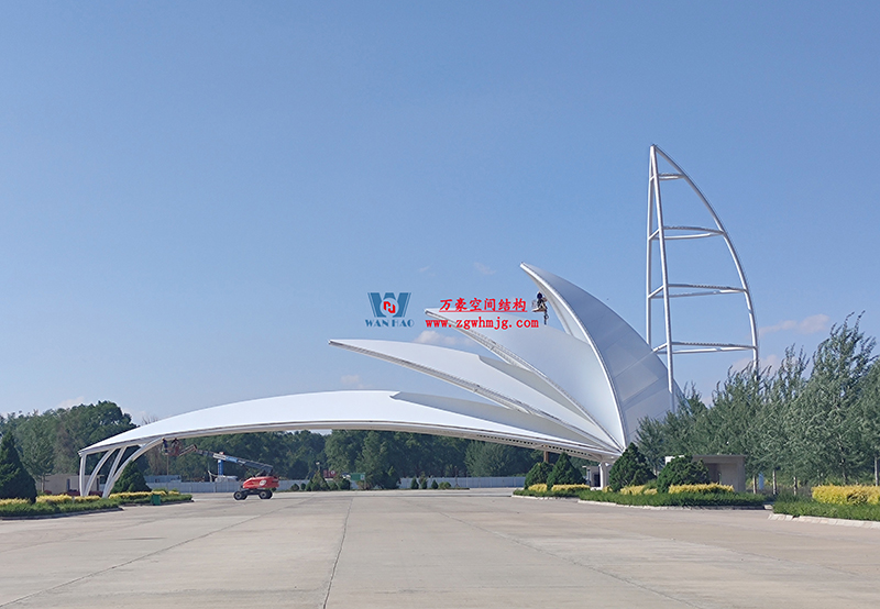 陜西定邊馬蓮灘沙漠公園鋼膜結(jié)構(gòu)工程“奮力快跑”，工程“進(jìn)度條”刷新了!