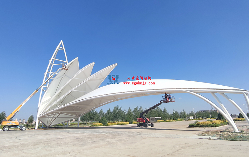 陜西定邊馬蓮灘沙漠公園鋼膜結(jié)構(gòu)工程“奮力快跑”，工程“進(jìn)度條”刷新了!