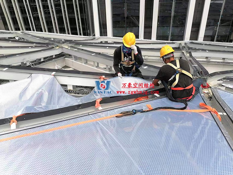 縱使烈日炎炎，腳步從未止歇！海南這個ETFE氣枕膜項目施工進度有最新消息