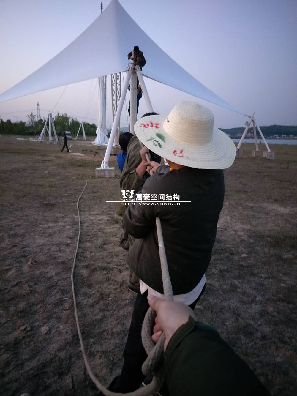 高橋灣現(xiàn)代產(chǎn)業(yè)園單飛燕、雙飛燕景觀膜結(jié)構(gòu)工程已近尾聲