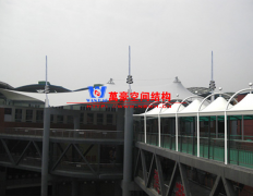 天橋膜結(jié)構(gòu)是什么？膜結(jié)構(gòu)天橋有哪些特征特點(diǎn)？