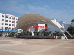 舞臺膜結(jié)構(gòu)具有哪些特性？張拉膜結(jié)構(gòu)舞臺有什么優(yōu)勢特點？