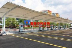 充電樁膜結(jié)構(gòu)車棚有什么特點？為何如此受歡迎？