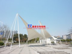 膜結(jié)構(gòu)建筑的連接部位哪些環(huán)節(jié)很重要？需要注意什么問題？